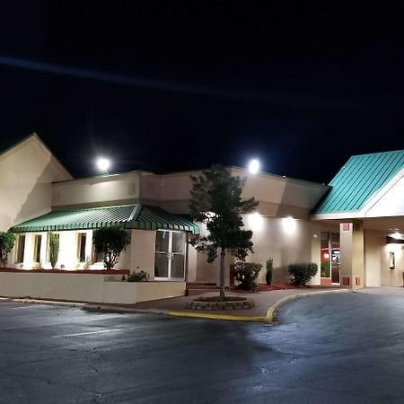 Ramada By Wyndham & Suites Warner Robins Exterior foto