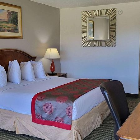 Ramada By Wyndham & Suites Warner Robins Exterior foto