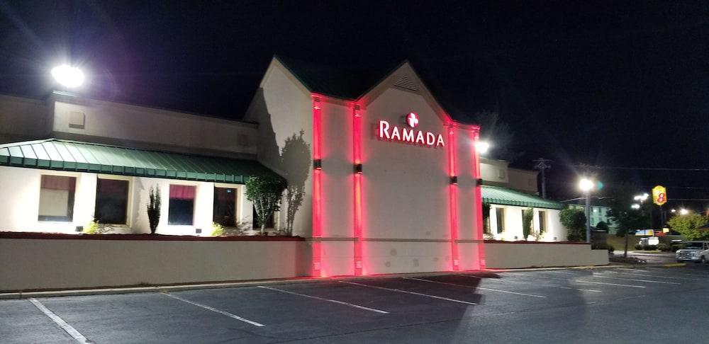 Ramada By Wyndham & Suites Warner Robins Exterior foto