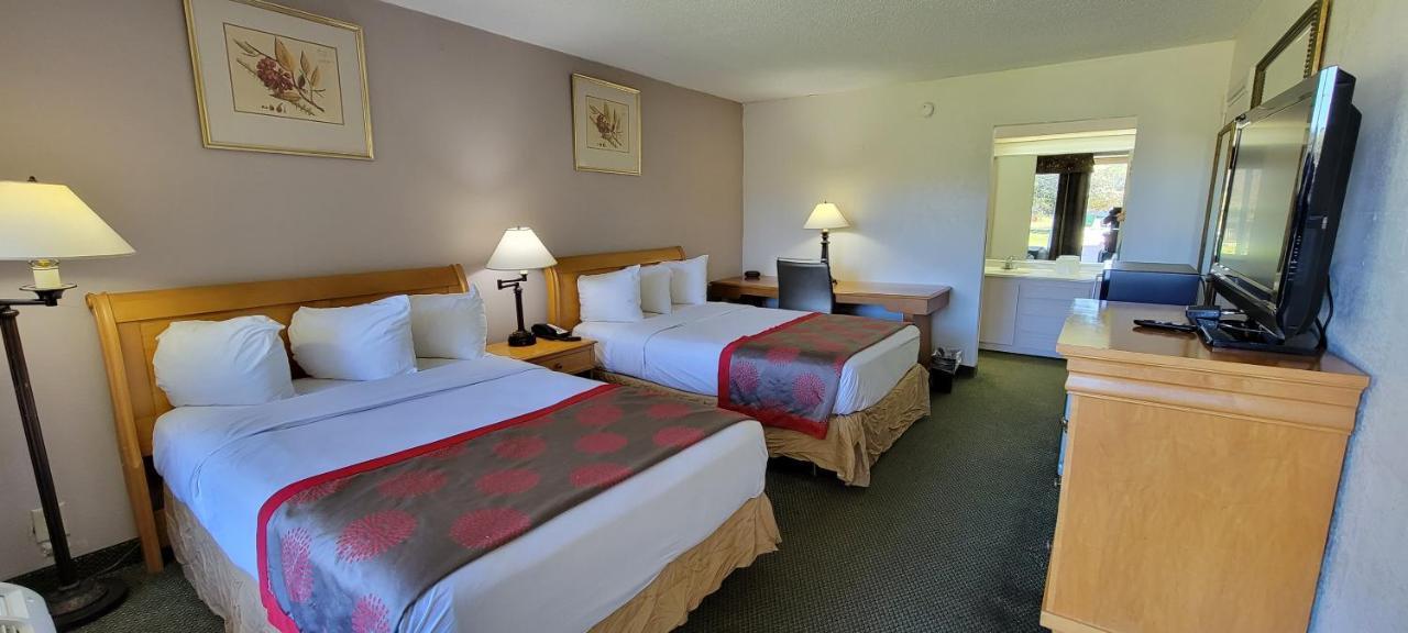 Ramada By Wyndham & Suites Warner Robins Exterior foto