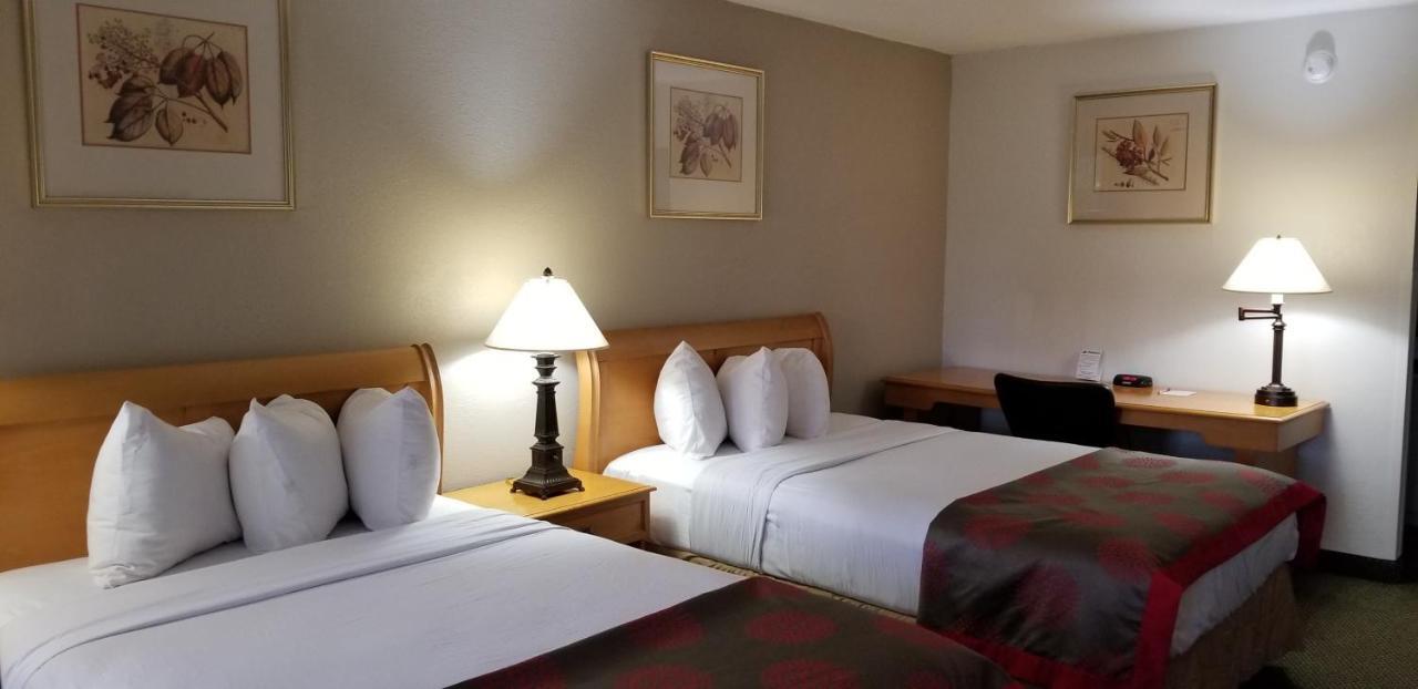 Ramada By Wyndham & Suites Warner Robins Exterior foto